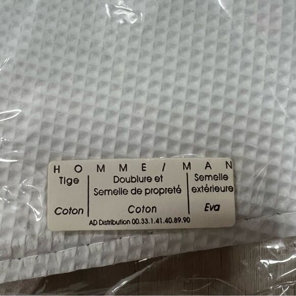 Slippers from Le Meurice Hotel Paris. Mens size M/L. Still in package - Picture 6 of 10